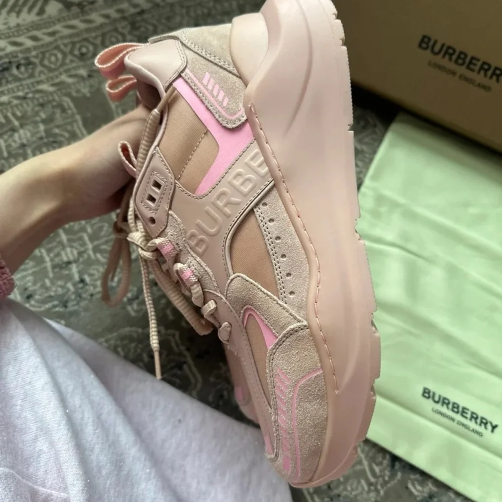 NEW IN BOX BURBERRY LOW TOP SNEAKERS PINK - Picture 3 of 6